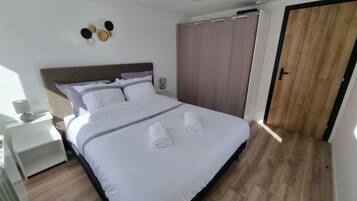 1 chambre, bureau, fer et planche Ă repasser, Wi-Fi gratuit