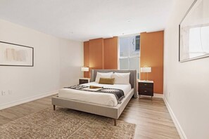 1 bedroom, iron/ironing board, travel cot, WiFi - Walk to Everything From The Lofts Suite 506 (West Palm Beach)