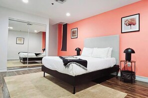 1 bedroom, iron/ironing board, travel cot, WiFi - Walk to Everything From The Lofts Suite 206 (West Palm Beach)