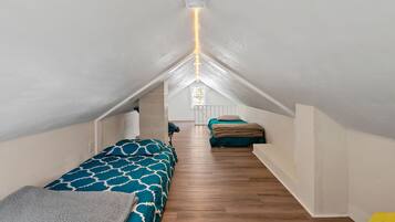 5 quartos, ferros/tábuas de passar roupa, Wi-Fi, roupa de cama