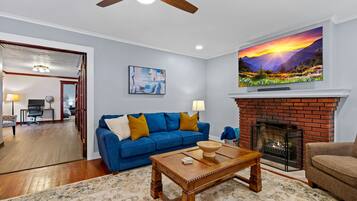 Smart TV, lareira, monitores de computador