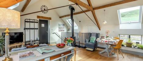 المنشأة من الداخل