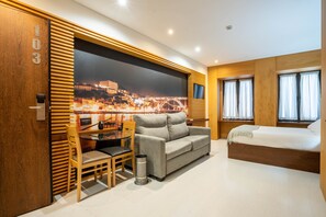 Studio – comfort | Oppholdsområde | Flatskjerm-TV