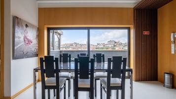 Panoramic Apartment | Living area | Flat-screen TV