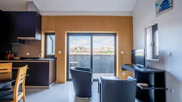 Studio Panorama | Area keluarga | TV layar datar