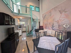 TV - Holiday apartment with outdoor swimming pool and terrace (Siófok)