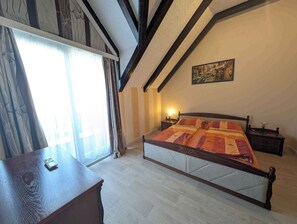 3 bedrooms, WiFi - Holiday apartment with outdoor swimming pool and terrace (Siófok)