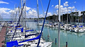 Marina - Holiday apartment with outdoor swimming pool and terrace (Siófok)