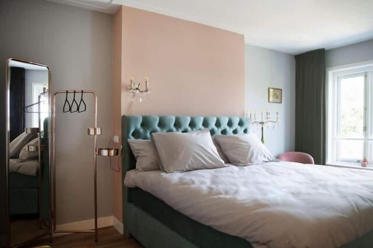 Comfort Double Room, Garden View | Soundproofing, iron/ironing board (on request), WiFi (free)