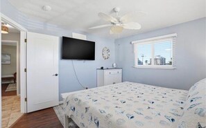 2 bedrooms, iron/ironing board, free WiFi, bed sheets - Redfish Retreat - South End Pool Home (Fort Myers Beach)