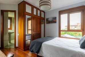 3 Schlafzimmer, Bügeleisen/Bügelbrett, WLAN, Bettwäsche