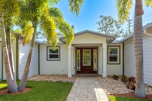 Exterior - Fenced Yard, 4 Mi to Stuart Beach: Family Retreat! (Stuart)
