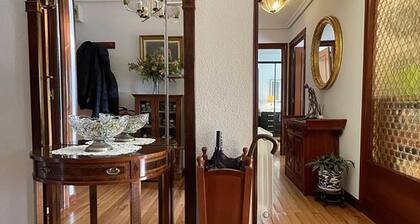 Elegante apartamento con vistas al puerto