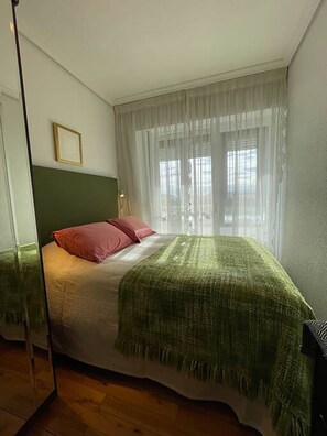 2 chambres, fer et planche à repasser, Wi-Fi, literie fournie