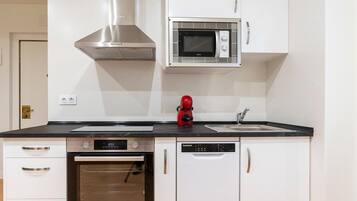 Fridge, microwave, oven, dishwasher