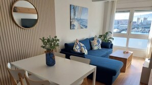 Unclassified image, 5 of 17, button - Sailor home Santander (Santander)