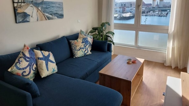Unclassified image, 1 of 17, button - Sailor home Santander (Santander)