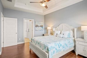 3 bedrooms, individually decorated, individually furnished, bed sheets - Casa Del Mar - Golf Cart Included! (Port Aransas)