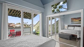Condo, varias camas, balcón, vista al océano (High Tide) | 2 habitaciones, decoración personalizada y muebles diferentes
