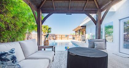 Aqua Dreams - Pet Friendly! Heated Private Pool!