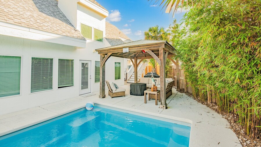 Aqua Dreams - Pet Friendly! Heated Private Pool!