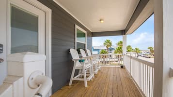 House, Multiple Beds, Pool Access, Pool View (Latitude Adjustment) | Property grounds