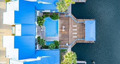 Spinnaker 317 - Waterfront/boat Slip!