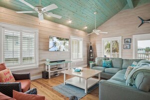 House, Multiple Beds, Patio, Garden View (Sandy Craic) | Living area