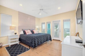 Ferienhaus, Mehrere Betten, Terrasse, Meerblick (Mermaid Retreat) | 5 Schlafzimmer, individuell dekoriert, individuell eingerichtet