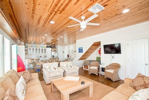 House, Multiple Beds, Patio, Garden View (Bach Porch) | Living area