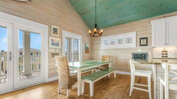 Casa, varias camas, patio, vistas al jardín (Sandy Craic) | Restauración