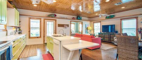 House, Multiple Beds, Pool Access, Garden View (The RITZ Tarpon) | Private kitchen