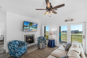 ハウス ベッド (複数台) バルコニー オーシャンビュー (Shore Beats Work) | リビング エリア | 42 インチの薄型テレビ (デジタル放送視聴可)