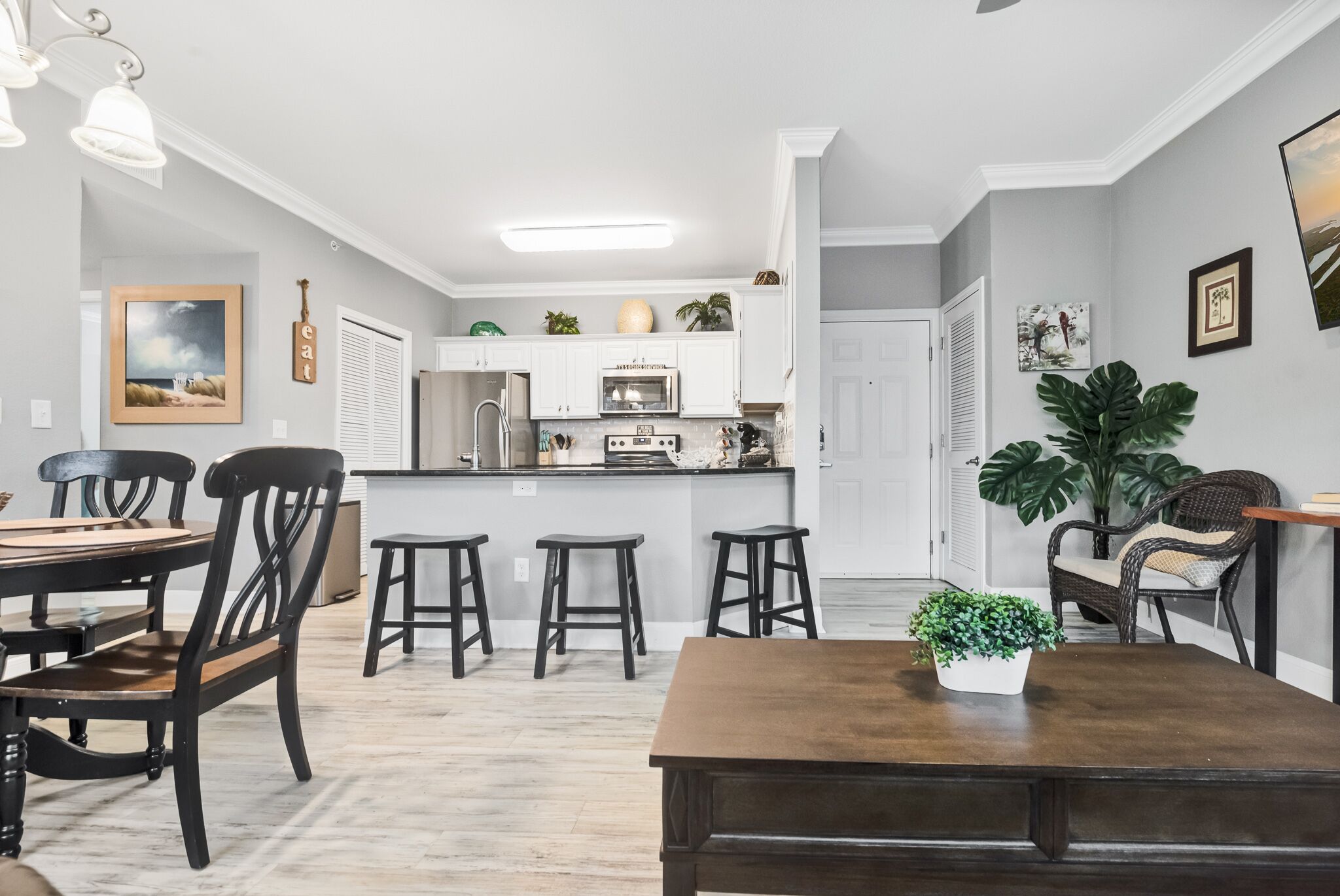 Condo, Multiple Beds, Patio, Garden View (Pathway to the Sea 108 ) | In-room dining