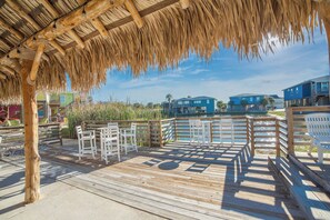 Outdoor dining - Eleventh II (Port Aransas)