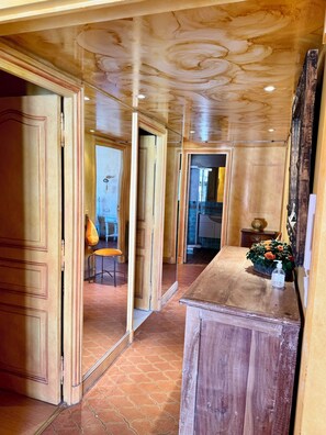 Interior - Appartement de Charme (Saint-Tropez)