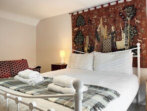 3 bedrooms, free WiFi, bed sheets