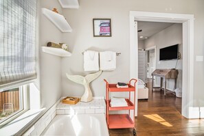 Maison, plusieurs lits, accès piscine, vue piscine (The Oyster House ) | Intérieur