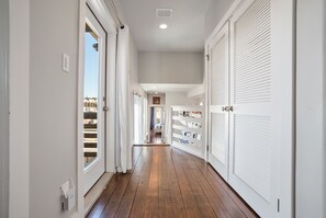 Maison, plusieurs lits, accès piscine, vue piscine (The Oyster House ) | Intérieur
