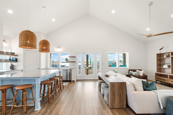 Hus - flera sängar - tillgång till pool - havsutsikt (Glory Daze ) | Eget kök | Kaffe- och tebryggare