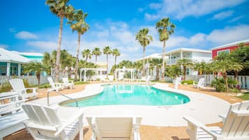 Kolam renang terbuka