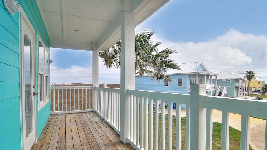 Casa Las Palmas - Pet Friendly! Boardwalk to the Beach!