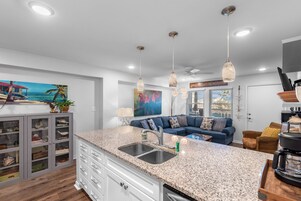 Condo, 1 King Bed with Sofa bed, Patio, Pool View (Sunrise Villas 101) | Interior