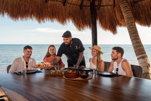 Outdoor dining - Villa TuluMar –Private Full-Service Luxury Beachfront Villa (Tulum)