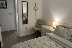 2 chambres, fer et planche à repasser, accès au Wi-Fi (inclus)