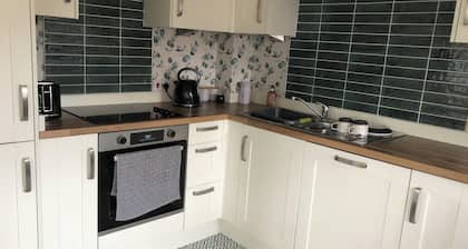 Sleeps 4 With Ensuite and Free Parking