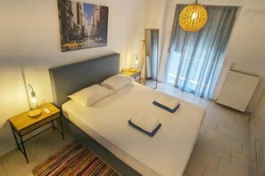 1 bedroom, iron/ironing board, travel cot, free WiFi - Amazing Apartment - 100M From The Beach of Chania (Chania)