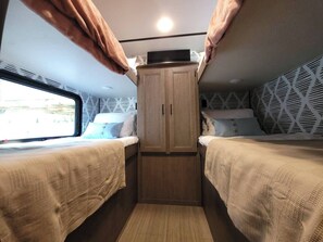 2 quartos, Wi-Fi de cortesia, roupa de cama