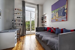 4 chambres, fer et planche à repasser, Wi-Fi, draps fournis