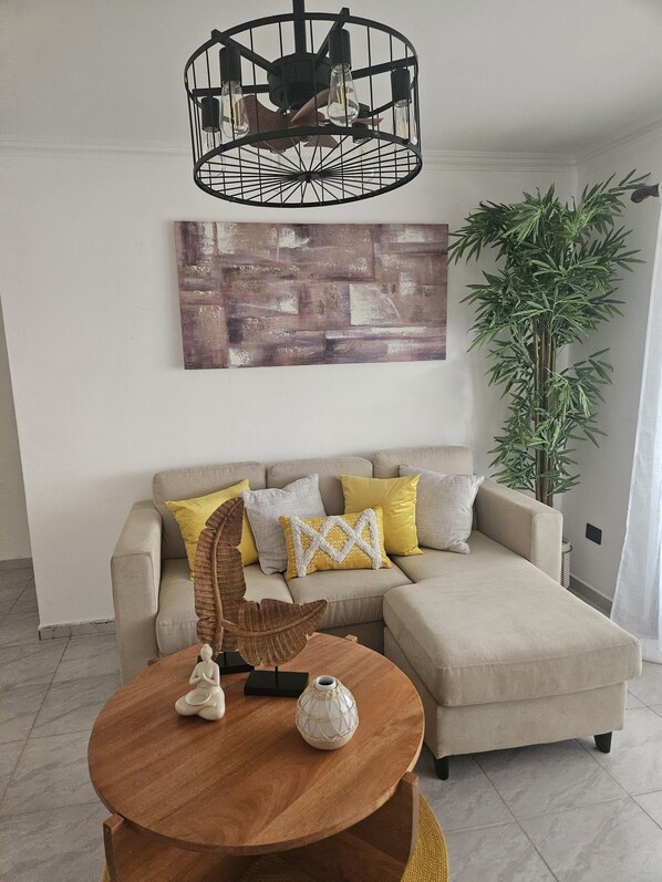 Smart-TV, DVD-Player, Stereoanlage